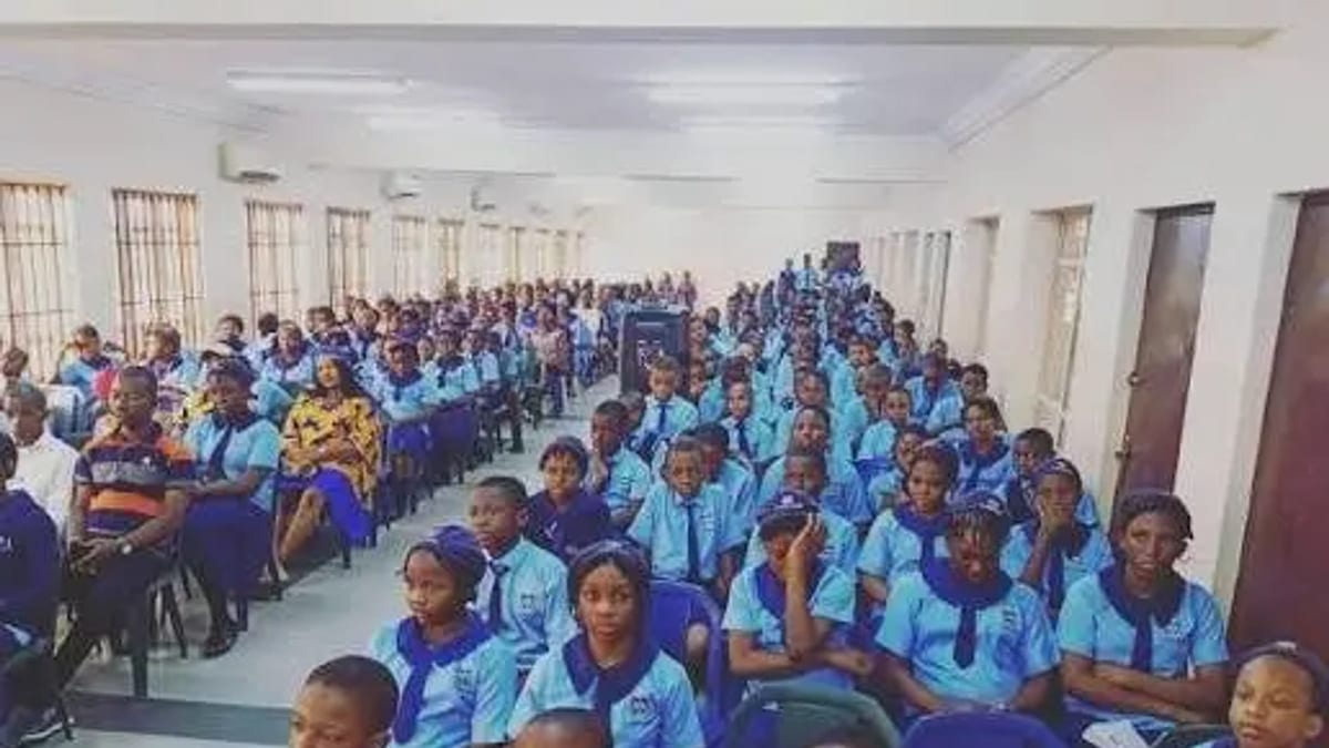 Beecroft Montessori School is a co-educational Montessori-approach school in Iju Ishaga, Lagos, teaching preschoolers, kindergartners and elementary graders — in practice it sells supervised all-day schooling and early-years care to local families.